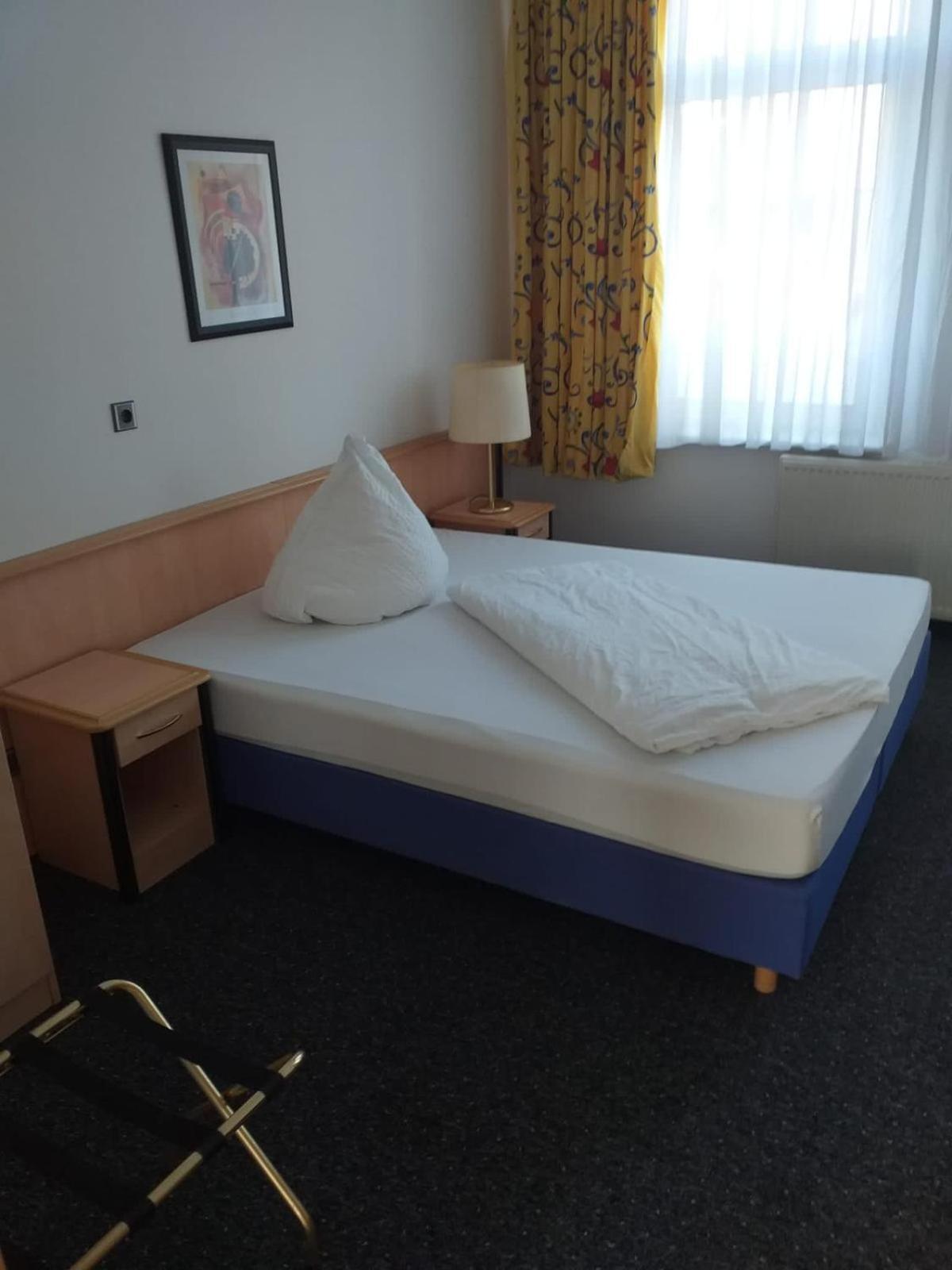 Hotel Gaestezimmer Gasthof Becker Wulfrath Exterior foto