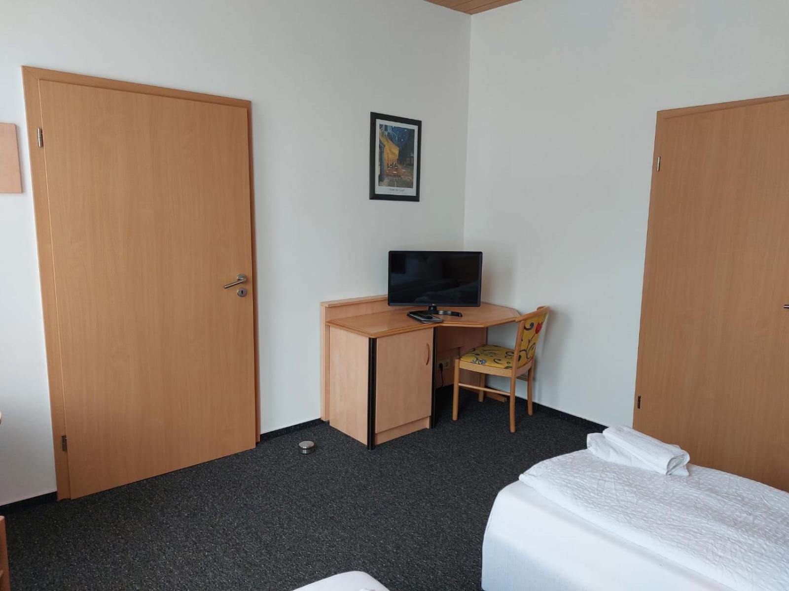 Hotel Gaestezimmer Gasthof Becker Wulfrath Exterior foto