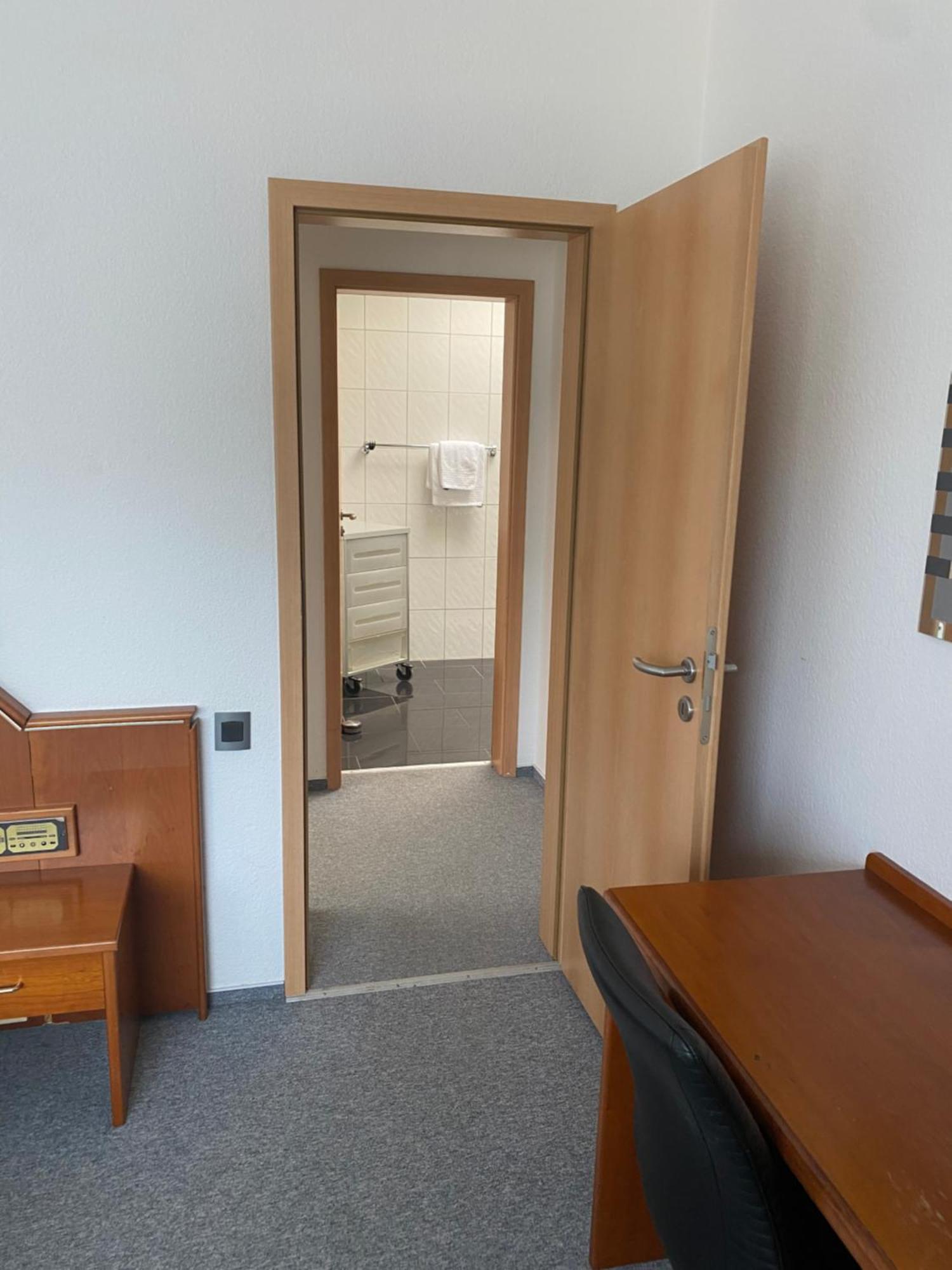 Hotel Gaestezimmer Gasthof Becker Wulfrath Exterior foto