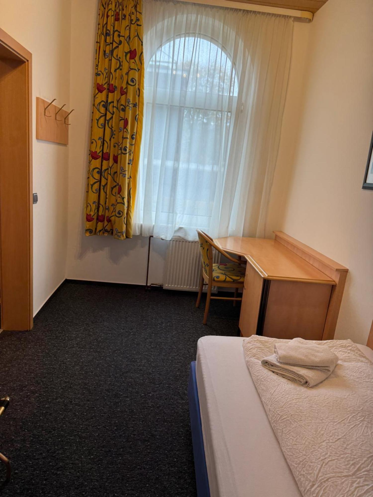 Hotel Gaestezimmer Gasthof Becker Wulfrath Exterior foto